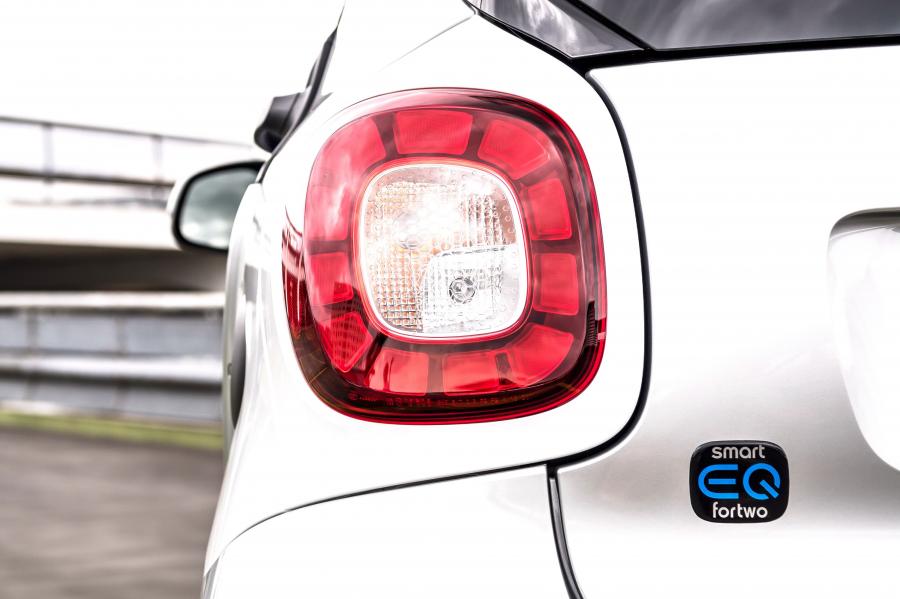 Детали экстерьера Smart EQ ForTwo Prime Coupe (C453) 2018 года  (UK) (фото 8 из 35)